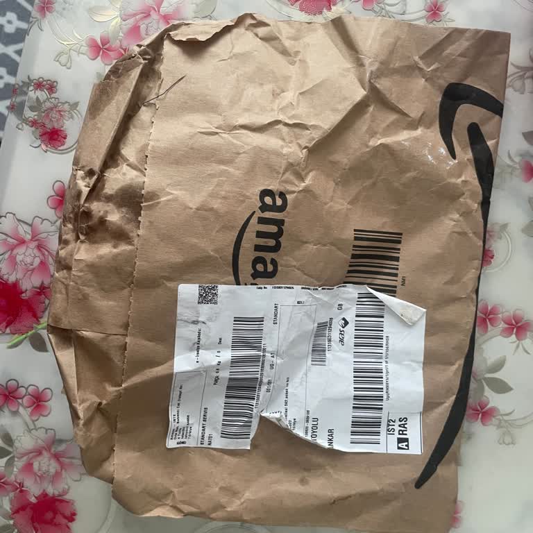 Aras Kargo Kırık Ve Yağ Akmış Ürünü Hasarlı Şekilde Teslim Etti