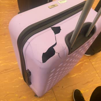 Uçuş Sonrası Hasarlı Bagaj Ve Yetersiz Müşteri Hizmeti Nedeniyle Mağduriyet