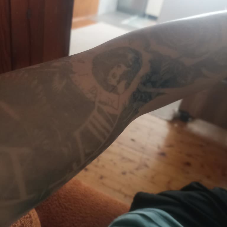 Geçici Dövme Beklenenden Kısa Sürede Soldu