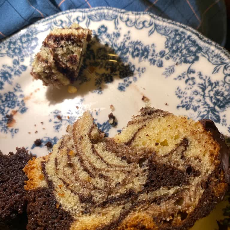 Bayat Ve Güveli Ürün, İlgisiz Mağaza Çalışanları!