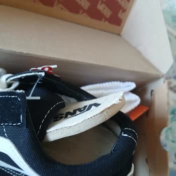 Orijinal Olmayan Ve Defolu Ayakkabıya Para İadesi Yapılmıyor