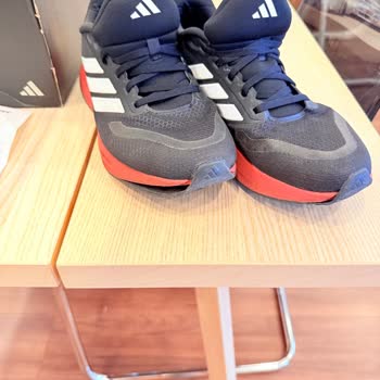 Kısa Sürede Hasar Gören Ayakkabı İçin Değişim Talebi