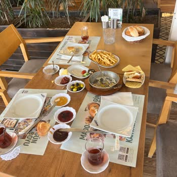 Mado Batıkent Şubesinde Hijyen Sorunu Ve Yetersiz Müşteri Hizmeti