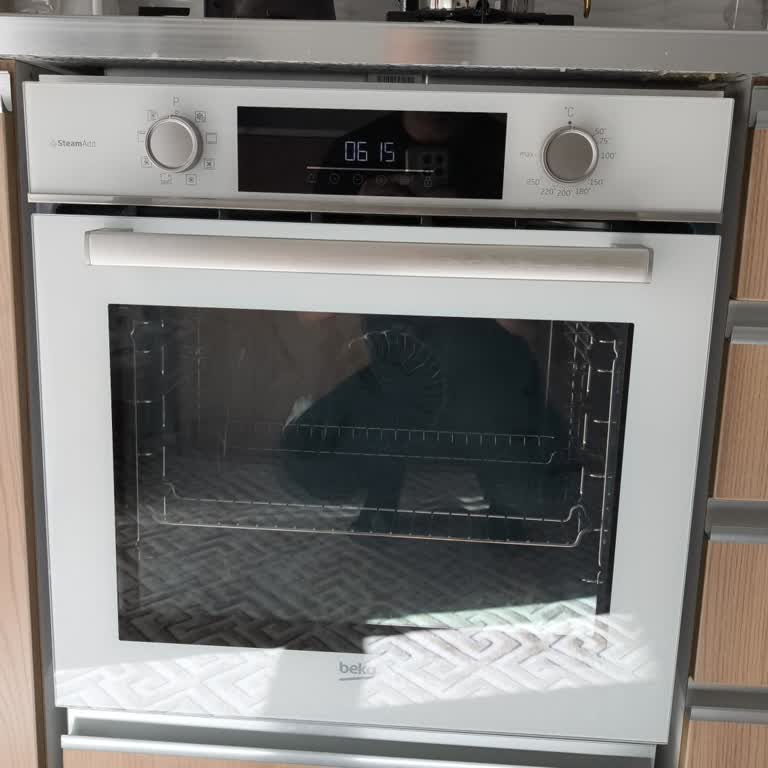 Fırın Cam Kapağı Patladı Servis Ücret Talep Ediyor