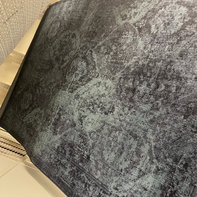 Aldığım Halı Kötü Koku Ve Düşük Kalite Nedeniyle Hayal Kırıklığı Yarattı