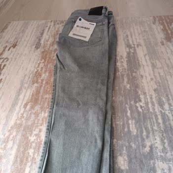 Mağazada Fiş Olmadan Pantolon Değişimi Veya İadesi Yapılmadı