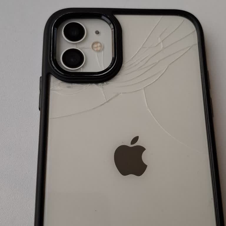 Koruyucu Denilen Kılıf Telefonumu Düşmede Koruyamadı