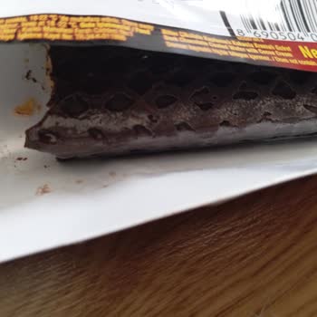 Ülker Çikolatalı Gofret Hayal Kırıklığı: Beyazlamış Ve Bozulmuş Ürünler