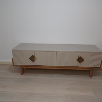 Mağazada Seçtiğimden Farklı Renkli TV Ünitesinin İadesi Reddedildi