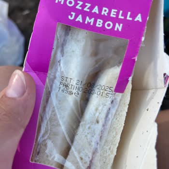 Taze Sandviçte Küf Ve Ekşi Koku Şoku!