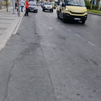 Otobüs Durağının Eski Yerine Alınmaması Yaşlı Ve Engelliler İçin Büyük Sorun Yaratıyor