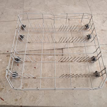 Bulaşık Makinesi Sepetinde Garanti Sonrası Paslanma Ve Ücretli Değişim Sorunu