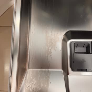 Yeni Bulaşık Makinesinde Kalıcı Leke Ve Çözüm Sunulmayan Servis Mağduriyeti