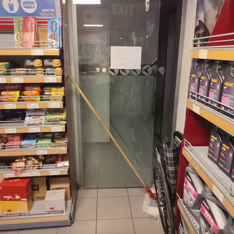 Opet Karaağaç'ta Sürekli Kapalı Tuvalet Sorunu Ve İlgisiz Çalışanlar!