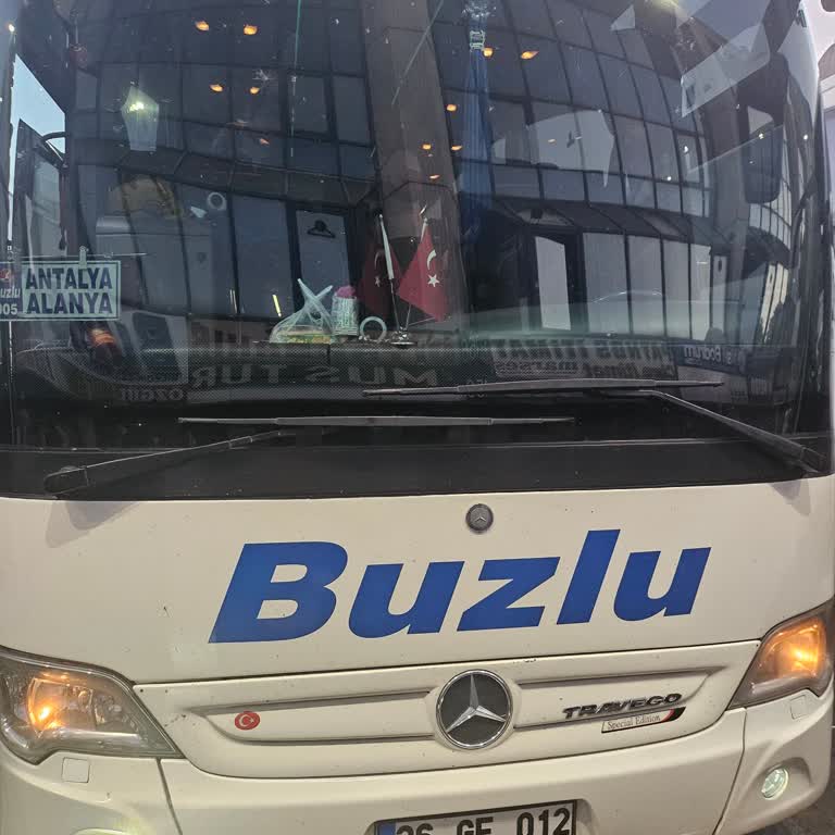 Buzlu Otobüs Firmasında Gecikme, Eski Araç Ve Yanıltıcı Bilet Saati