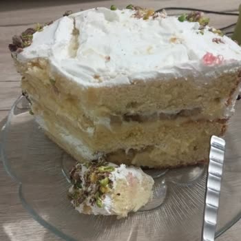 Tarihsiz Ve Bayat Yaş Pasta Satışıyla Karşılaştım