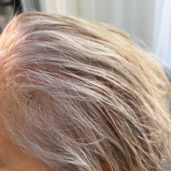 Saç Boyası Kutudaki Renkten Tamamen Farklı Çıktı, Saçlarım Zarar Gördü