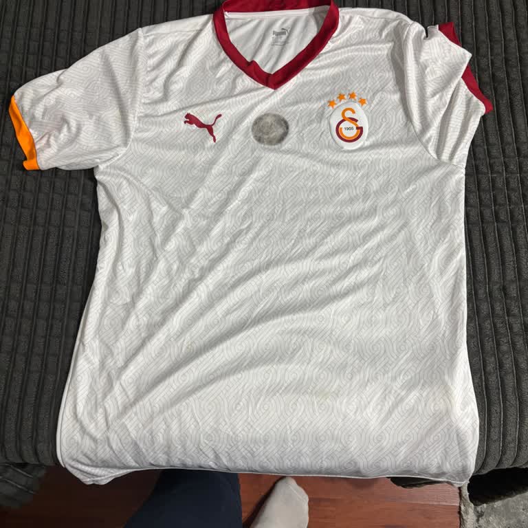 Yeni Alınan Formada Amblem Ve Bayrak Kısa Sürede Söküldü