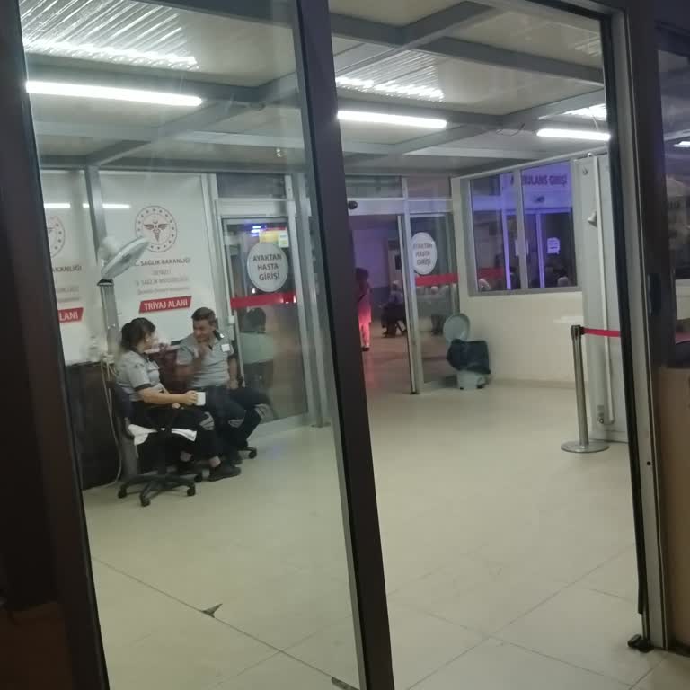 Acil Serviste Küçük Çocuğa Müdahale Edilmeden Uzun Süre Bekletildik