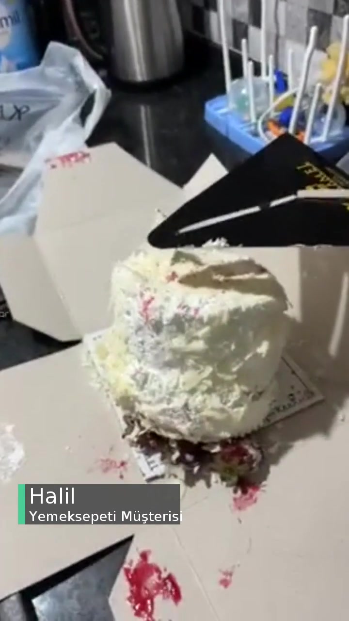 Yemeksepeti Kurye İşgüzarlığı, Çok Kötü videonun kapak resmi