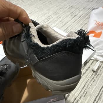 FLOdan Alınan Üç Ayakkabının Kısa Sürede Parçalanması Ve Değişim Talebinin Reddi