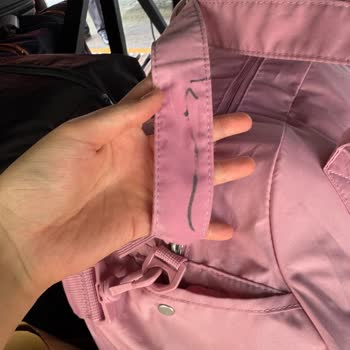 Bagaj Tesliminde Dikkatsiz Muavin Nedeniyle Çantamda Kalıcı Leke Oluştu