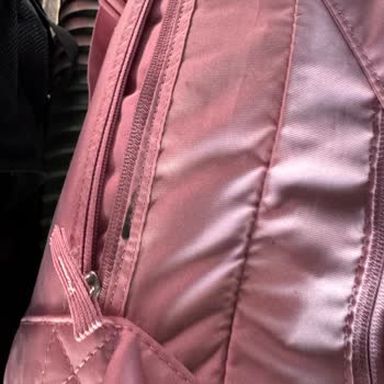 Bagaj Tesliminde Dikkatsiz Muavin Nedeniyle Çantamda Kalıcı Leke Oluştu