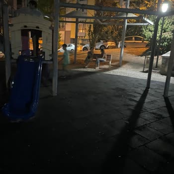 Buca Yaylacık Mahallesi Parkında Aydınlatma Ve Güvenlik Sorunu