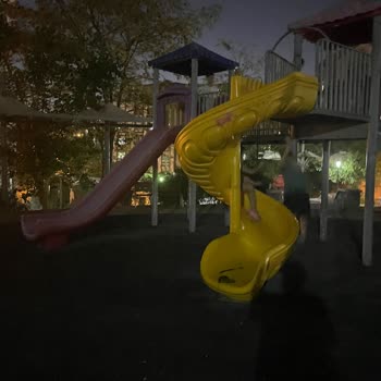 Buca Yaylacık Mahallesi Parkında Aydınlatma Ve Güvenlik Sorunu