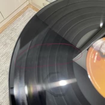 Plakmarketi Çizikli Plak İadesi Reddedildi, Satıcı Üslubu Kötüydü