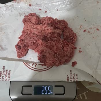 Aldığım Kıymanın Yağlı Ve Kullanılamaz Çıkması Üzerine Yetersiz Müşteri Hizmetleri