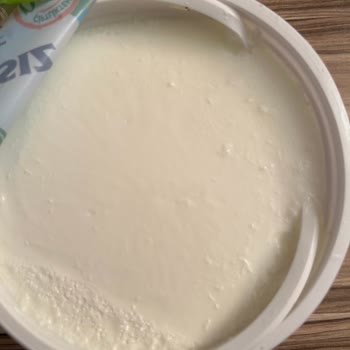 Yoğurt Kabında Erimiş Plastik Ve Başka Bir Kabın Çıkması Sağlık Riski Yarattı
