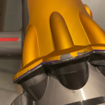 Dyson V12 Süpürgede Conta Soyulması Ve Emiş Gücü Kaybı Yaşadım