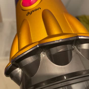 Dyson V12 Süpürgede Conta Soyulması Ve Emiş Gücü Kaybı Yaşadım