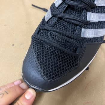 Adidas Terrex Ayakkabıda Açılma Ve Mağaza İlgisizliği