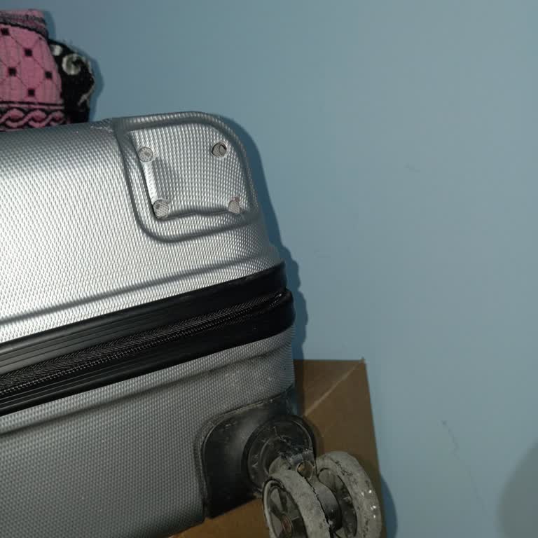 Ajet Uçuşunda Bagajımın Tekerleği Kırıldı, Mağduriyetim Giderilmiyor