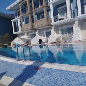 Otel Tatilinde Toplu Hastalık Ve İlgisiz Yönetim Mağduriyeti