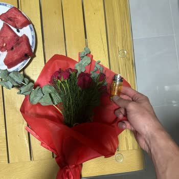 Çiçek Sepeti Teslim Edilen Gül Buketi Solmuş Ve Beklenenden Çok Küçük Geldi