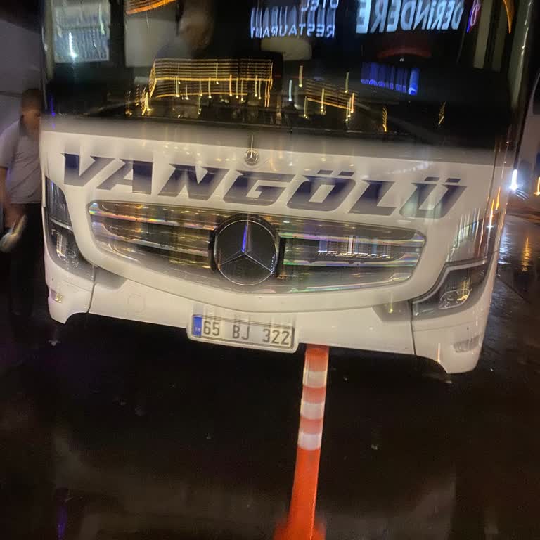 Yolculukta İneceğim Durağı Kaçırdım: Şoför Ve Muavin Görevlerini Yerine Getirmedi