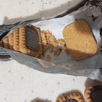 Eti Gıda Küflü Bisküvi Nedeniyle Sağlık Sorunu Ve Güven Sorunu Yaşadım