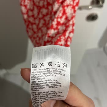 İlk Yıkamada Dikiş Yerinden Yırtılan Elbise İçin Para İadesi Talebi