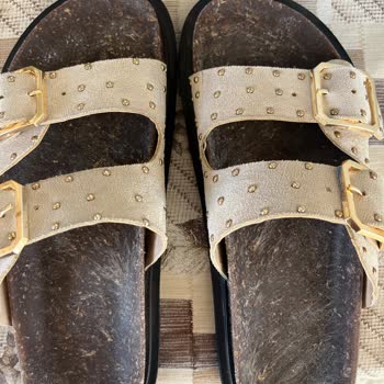 Bir Günlük Kullanımda Terlikte Soyulma Ve Leke Sorunu