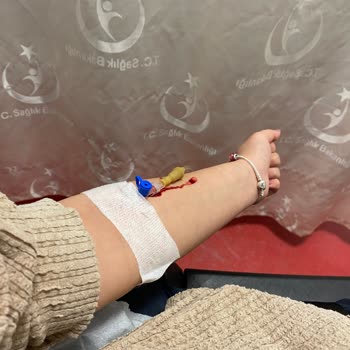 Acil Serviste İlgisiz Hemşireler Ve Umursamaz Tavırlar Hasta Mağduriyeti