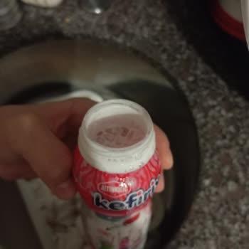 Altınkılıç Çilekli Kefirlerde Son Kullanma Tarihine Rağmen Bozulma Ve Asitlenme Sorunu