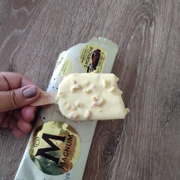 Aldığım Magnum Dondurmanın Yarım Çıkması Ve Müşteri Hizmetlerine Ulaşamama Sorunu