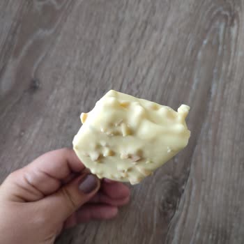 Aldığım Magnum Dondurmanın Yarım Çıkması Ve Müşteri Hizmetlerine Ulaşamama Sorunu