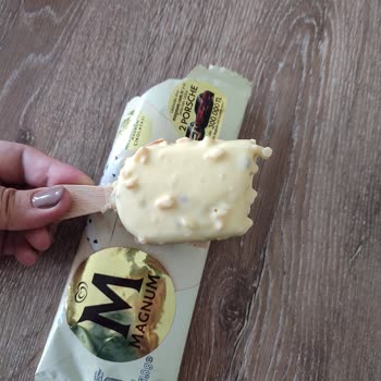 Aldığım Magnum Dondurmanın Yarım Çıkması Ve Müşteri Hizmetlerine Ulaşamama Sorunu