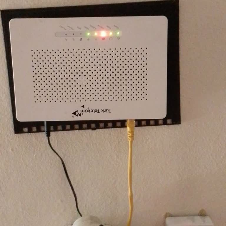 Altı Gündür İnternetsiziz, Kimse Yardım Etmiyor!