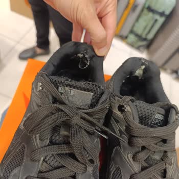 Garanti Süresi Devam Eden Ayakkabının İç Topuğu Kısa Sürede Parçalandı