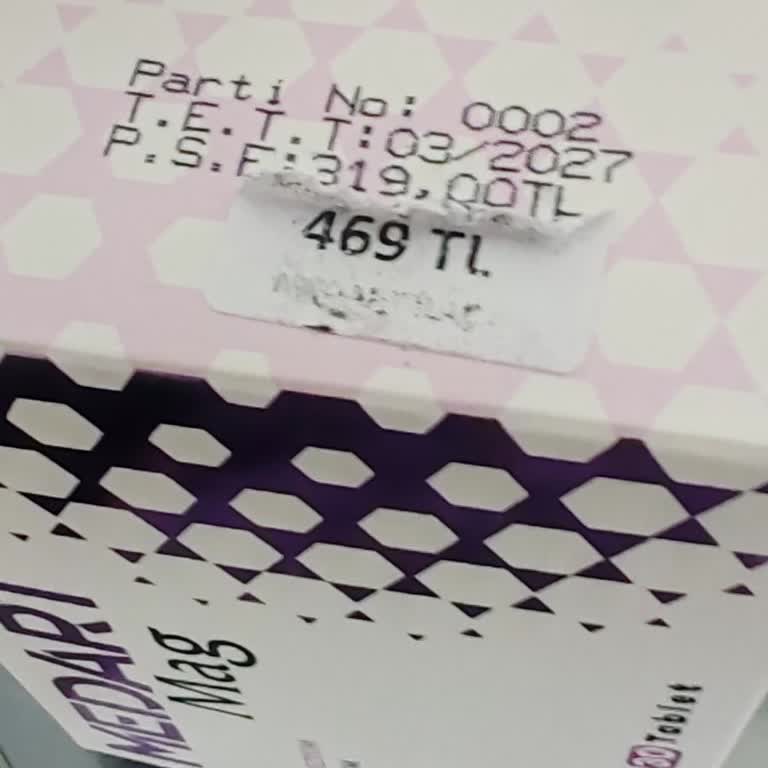 Doğu Eczanesi | Esenyurt Hem Fiyat Etiketiyle Oynanmış, Hem Onayım Olmadan Ekstra Ürün Verilmiş!